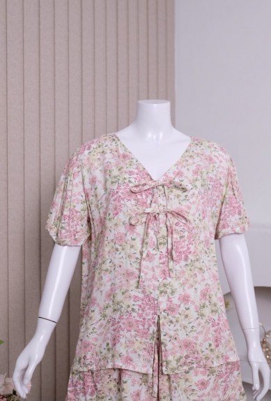 Zoraya Ellen Set Jumbo Setelan Wanita Piyama Celana Pendek OneSet Tangan Pendek Pajamas Terbaru Hotpants Kekinian Baju Kancing Zoraya Ellen Set Jumbo Setelan Wanita Piyama Celana Pendek OneSet Tangan Pendek Pajamas Terbaru Hotpants Kekinian Baju Kancing