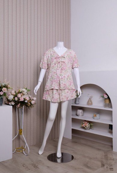 Zoraya Ellen Set Jumbo Setelan Wanita Piyama Celana Pendek OneSet Tangan Pendek Pajamas Terbaru Hotpants Kekinian Baju Kancing Zoraya Ellen Set Jumbo Setelan Wanita Piyama Celana Pendek OneSet Tangan Pendek Pajamas Terbaru Hotpants Kekinian Baju Kancing
