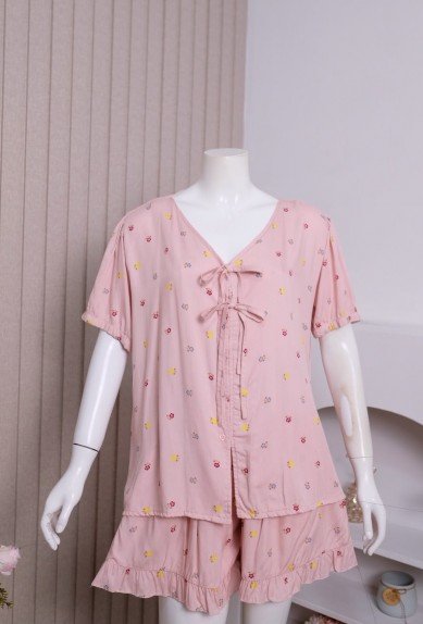 Zoraya Ellen Set Jumbo Setelan Wanita Piyama Celana Pendek OneSet Tangan Pendek Pajamas Terbaru Hotpants Kekinian Baju Kancing Zoraya Ellen Set Jumbo Setelan Wanita Piyama Celana Pendek OneSet Tangan Pendek Pajamas Terbaru Hotpants Kekinian Baju Kancing