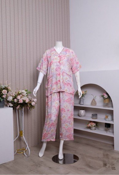 Zoraya Cansu Set Jumbo Setelan Wanita Piyama Celana Panjang OneSet Tangan Pendek Pajamas Terbaru Kekinian Baju Kancing Zoraya Cansu Set Jumbo Setelan Wanita Piyama Celana Panjang OneSet Tangan Pendek Pajamas Terbaru Kekinian Baju Kancing