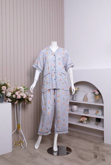 Zoraya Cansu Set Jumbo Setelan Wanita Piyama Celana Panjang OneSet Tangan Pendek Pajamas Terbaru Kekinian Baju Kancing Zoraya Cansu Set Jumbo Setelan Wanita Piyama Celana Panjang OneSet Tangan Pendek Pajamas Terbaru Kekinian Baju Kancing